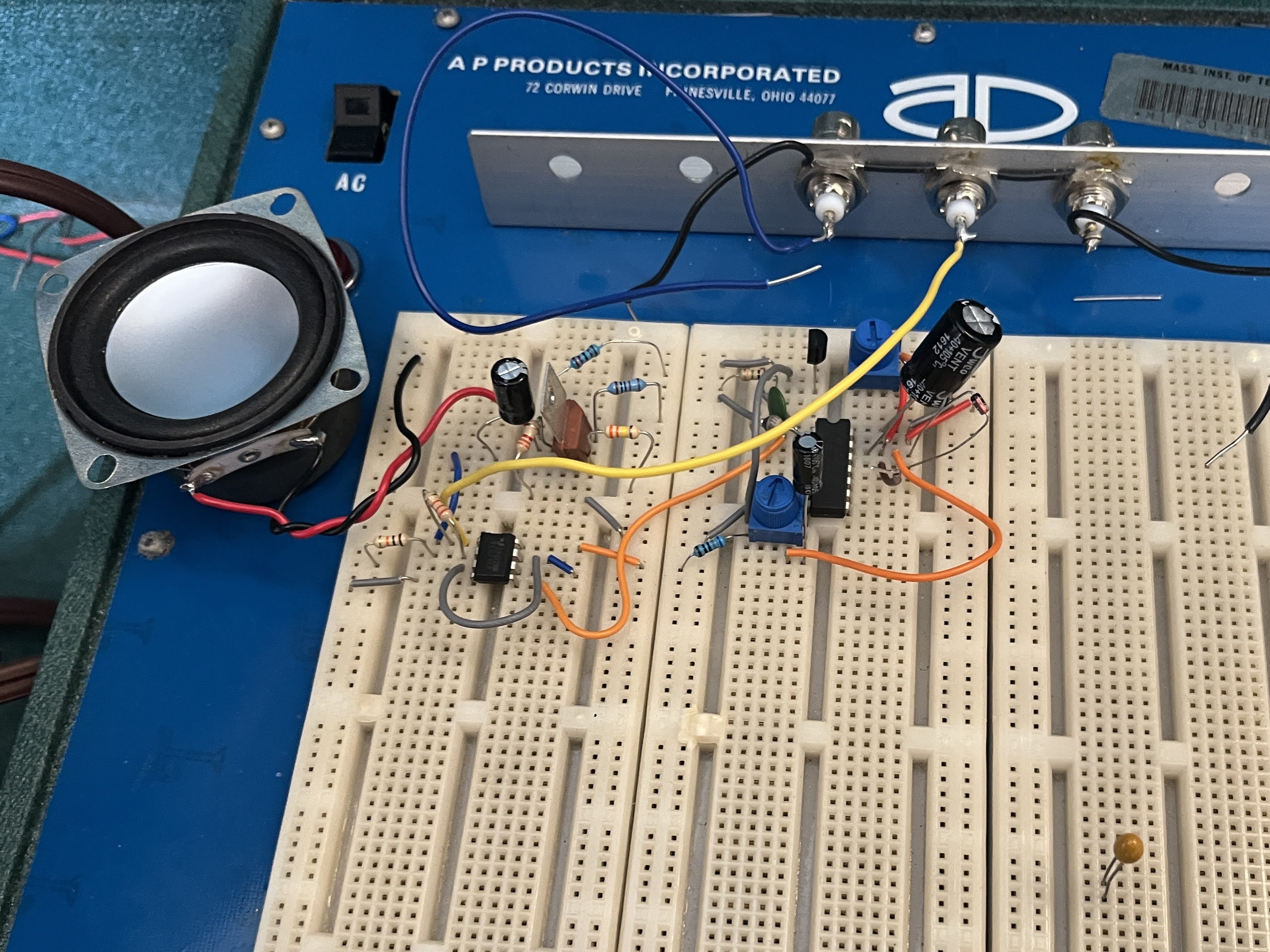 Nerd kit with synth